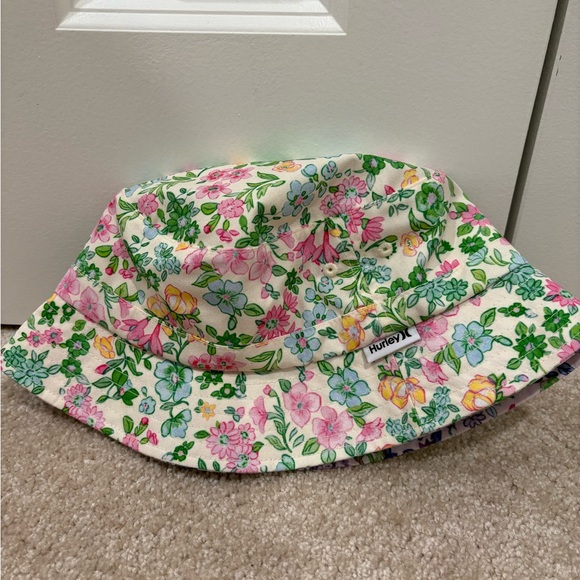 LoveShackFancyxHurley Floral Printed Bucket Hat NWOT - Picture 5 of 9